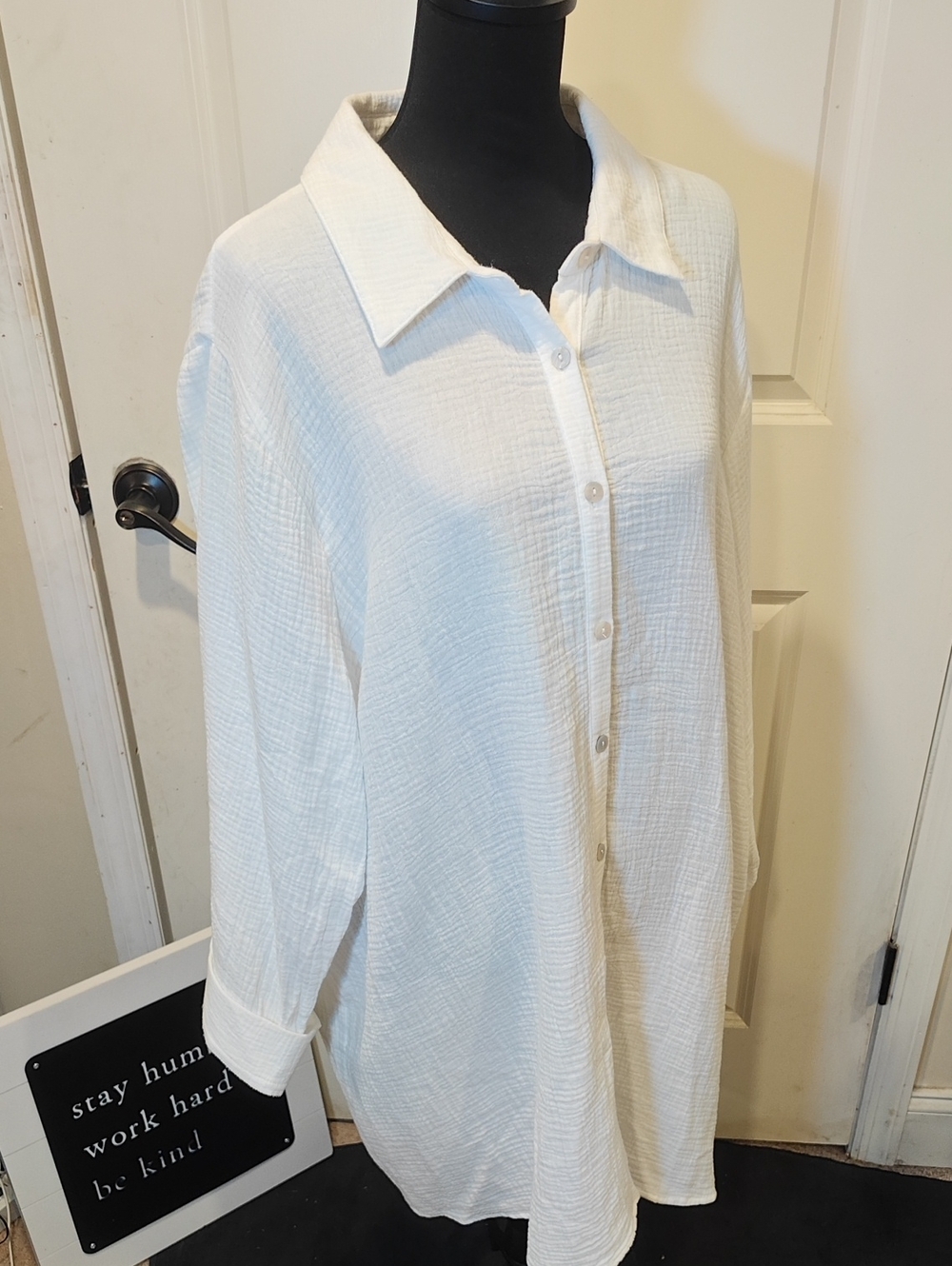 Jones New York White Textured Button-Down Shirt